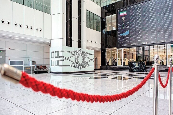 ارزش معاملات خرد سهام تا ظهر امروز از مرز ۳۲ همت عبور کرد