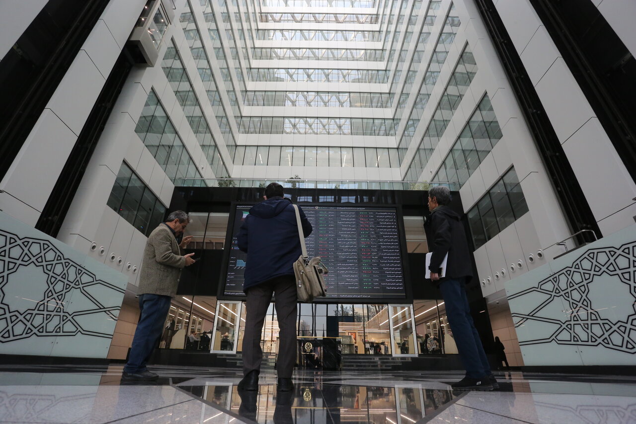 بورس ریخت؛ کاهش ۳۵ هزار و ۱۴۵ واحدی شاخص کل