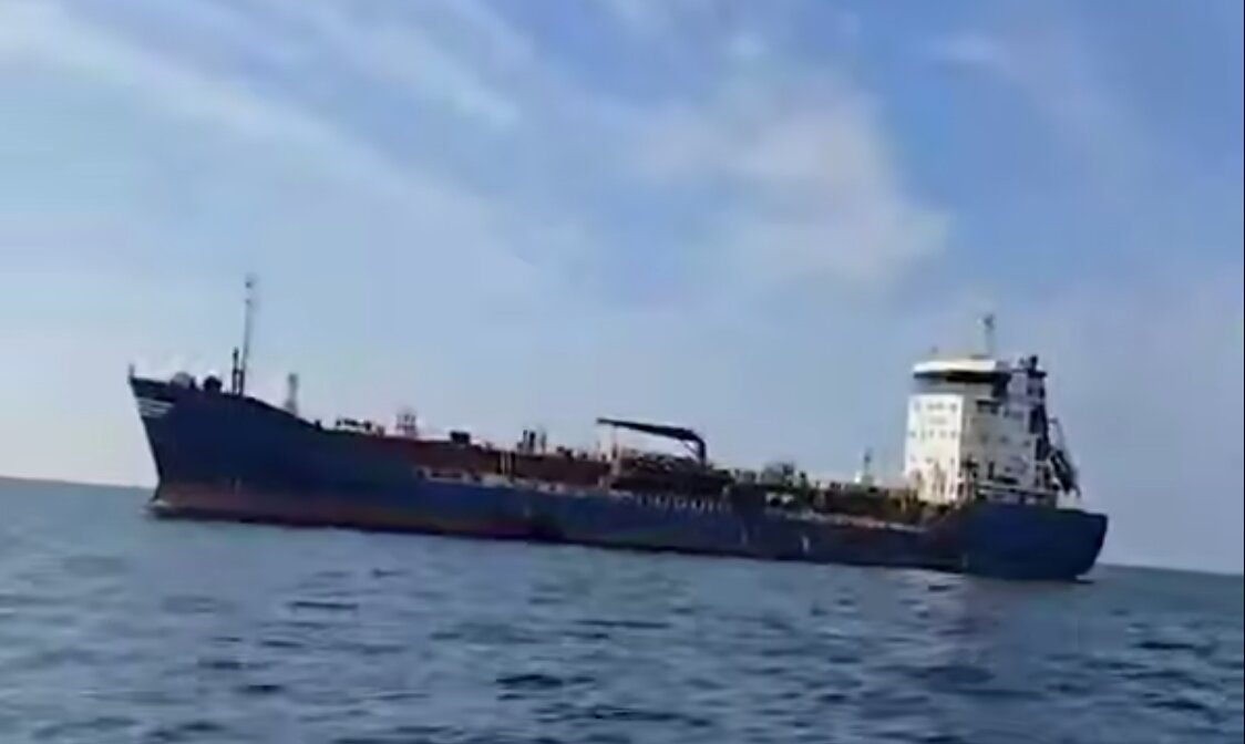 فرار نفتکش‌های سایه با این تاکتیک از محاصره آمریکایی ها